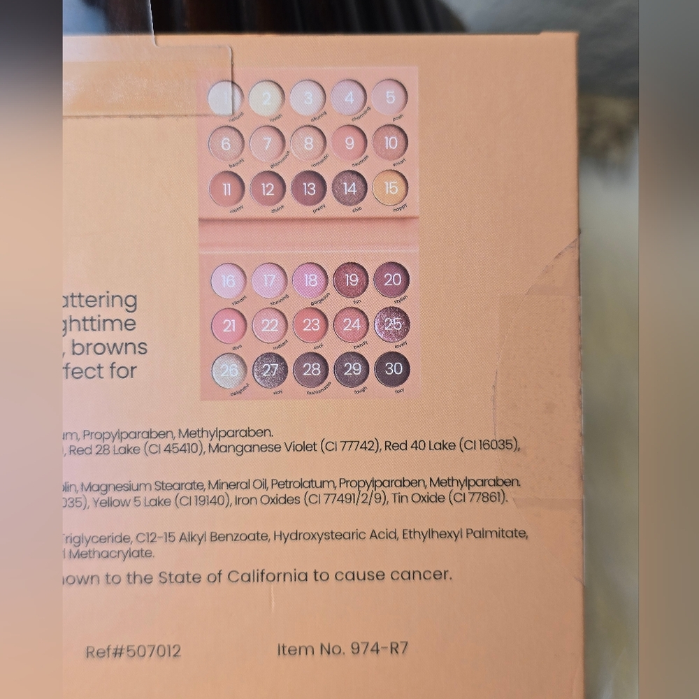 💓Beauty Treats Lush Pigments 30 matte & shimmer eyeshadow Palette 💓 - Picture 5 of 9